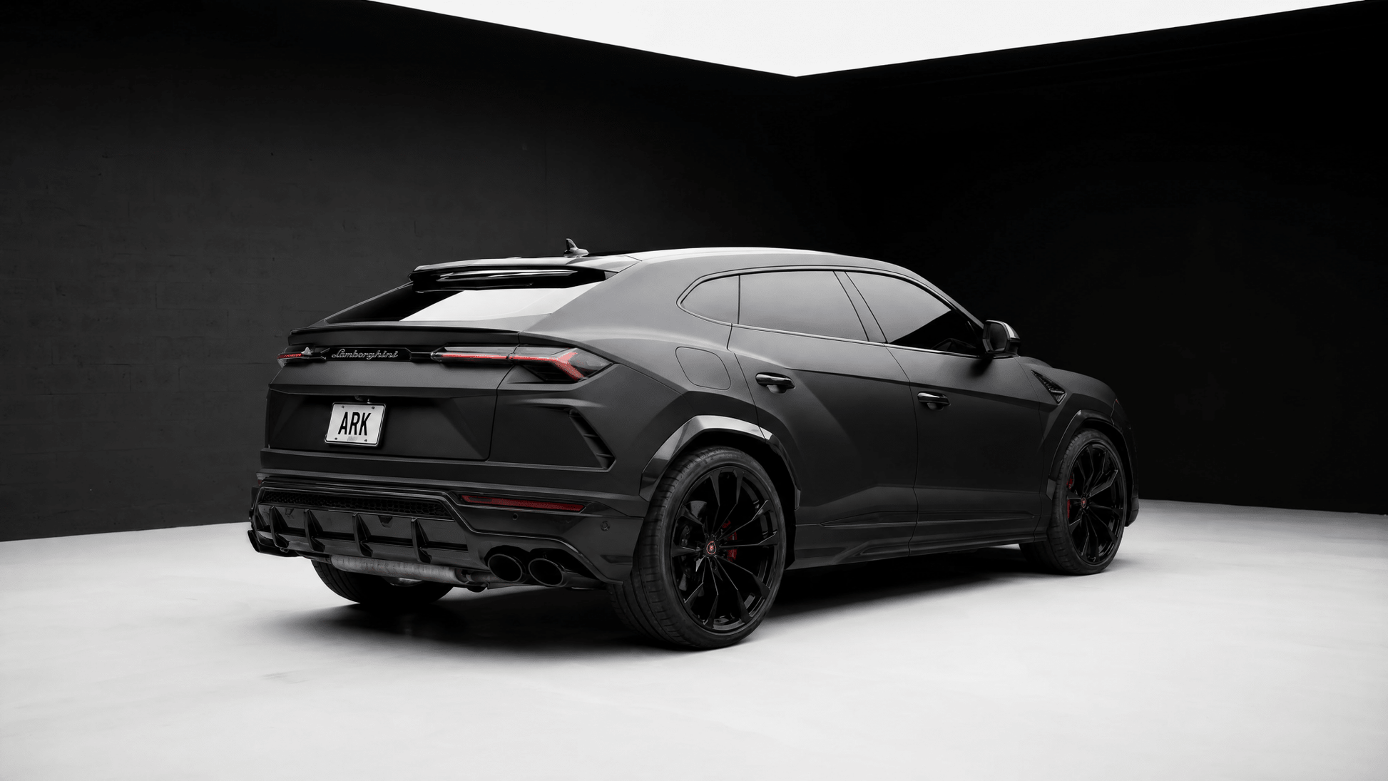 Lamborghini Urus - Ark Exotics