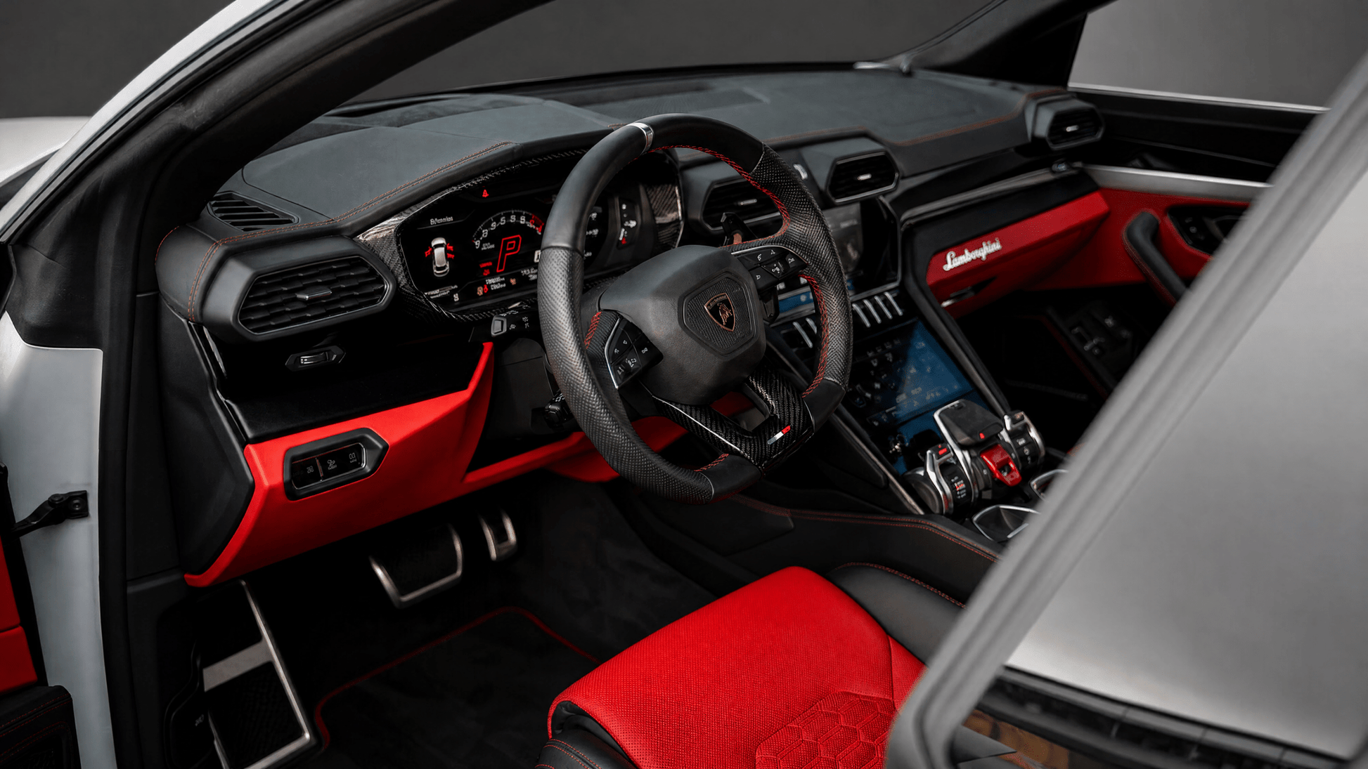 Lamborghini Urus - Ark Exotics