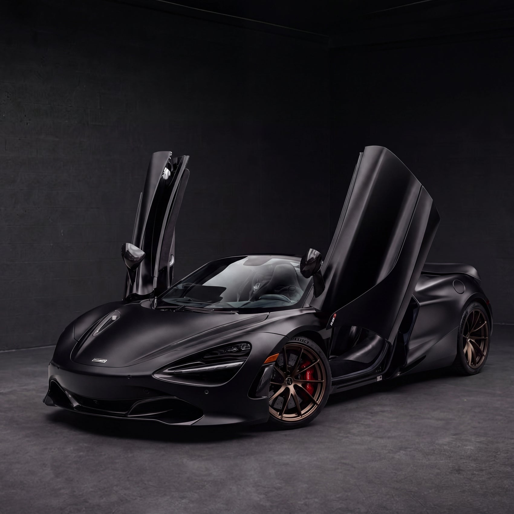 McLaren 720S Spider Convertible | black backdrop | view 11 | source mclaren-720s-spider-convertible-3405601 - 1x1.png