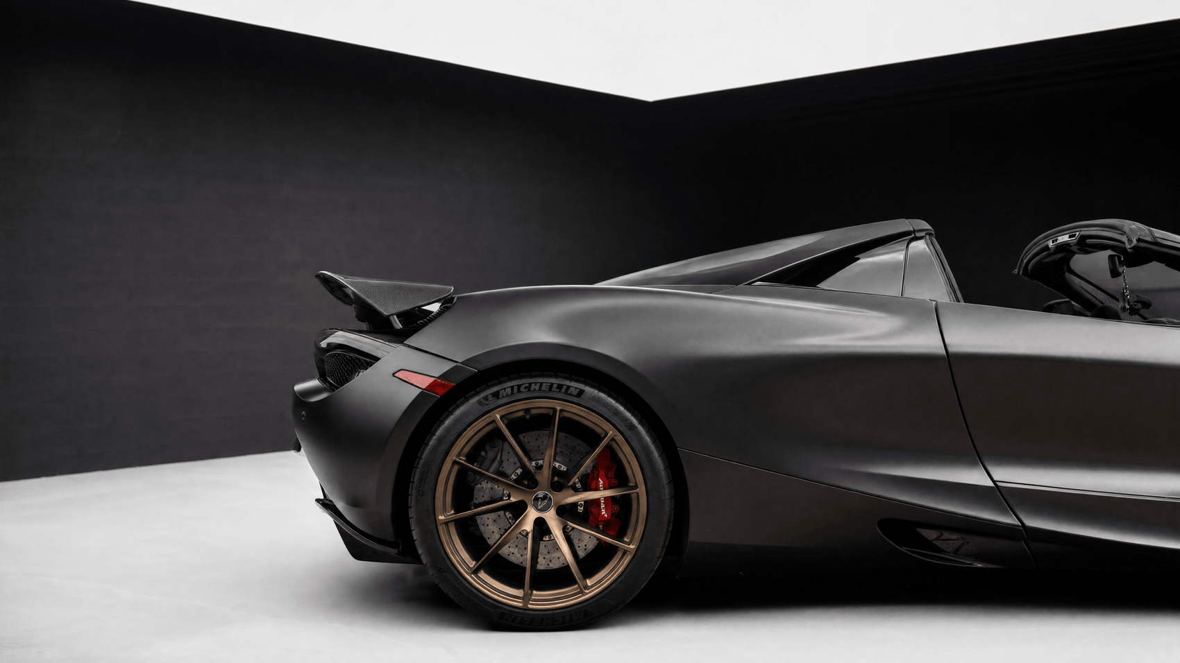 McLaren 720S Spider Convertible - Ark Exotics
