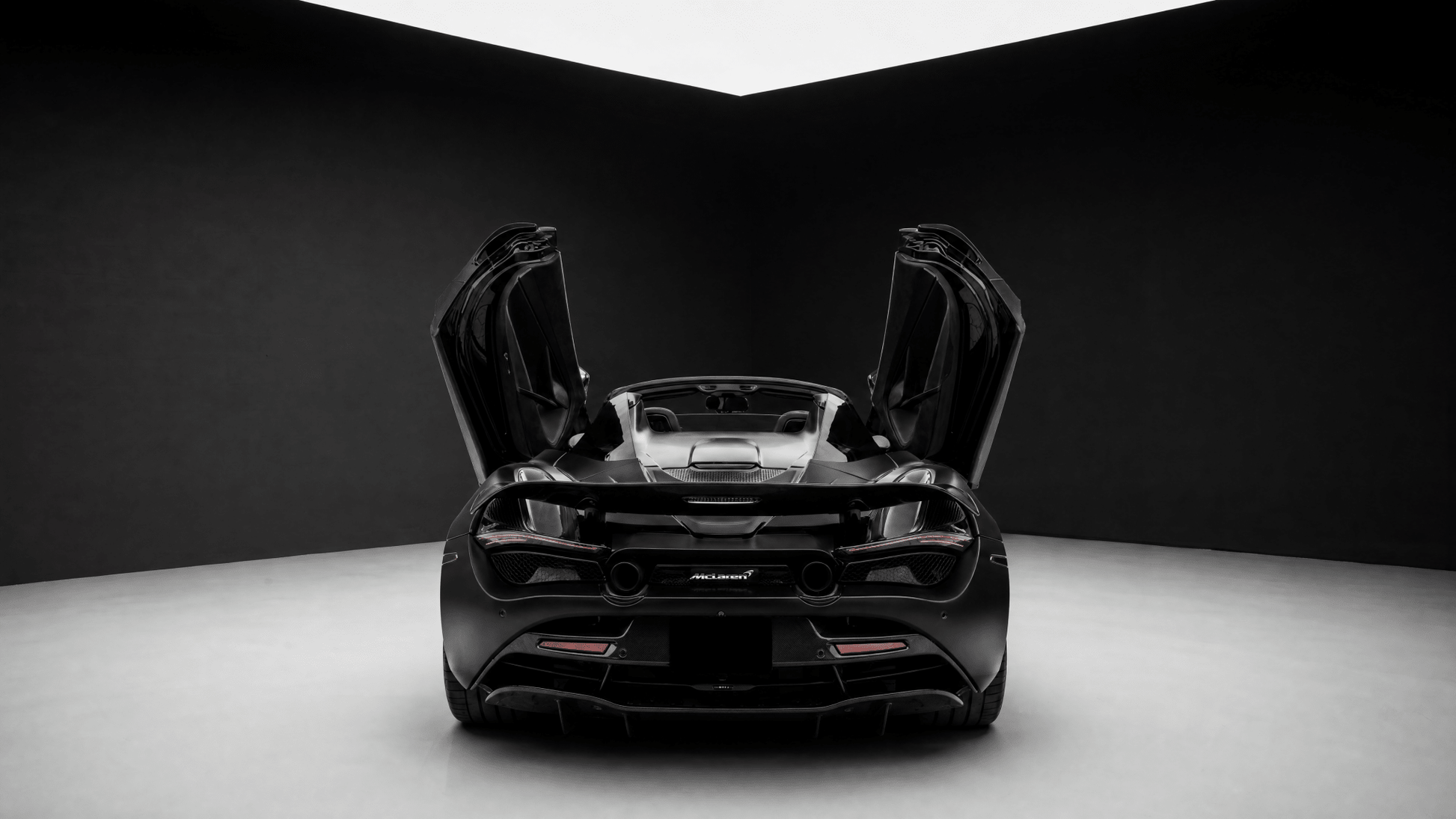 McLaren 720S Spider Convertible - Ark Exotics