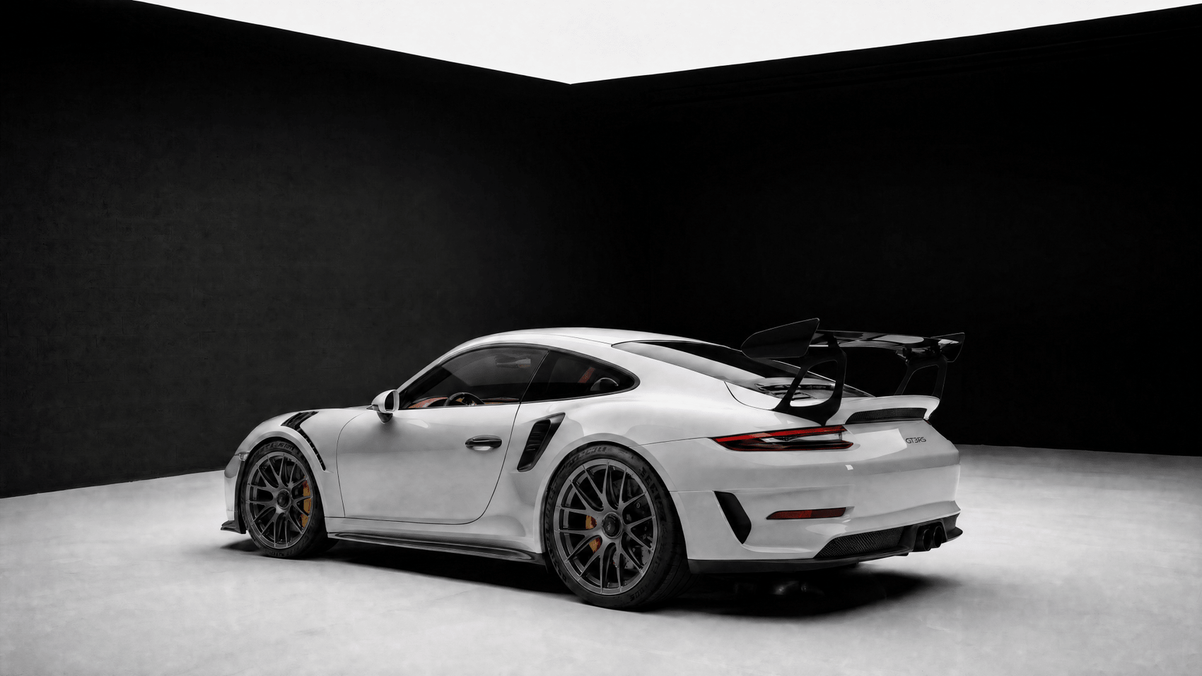 Porsche 911 GT3 RS 991.2 Weissach Package - Ark Drive Club