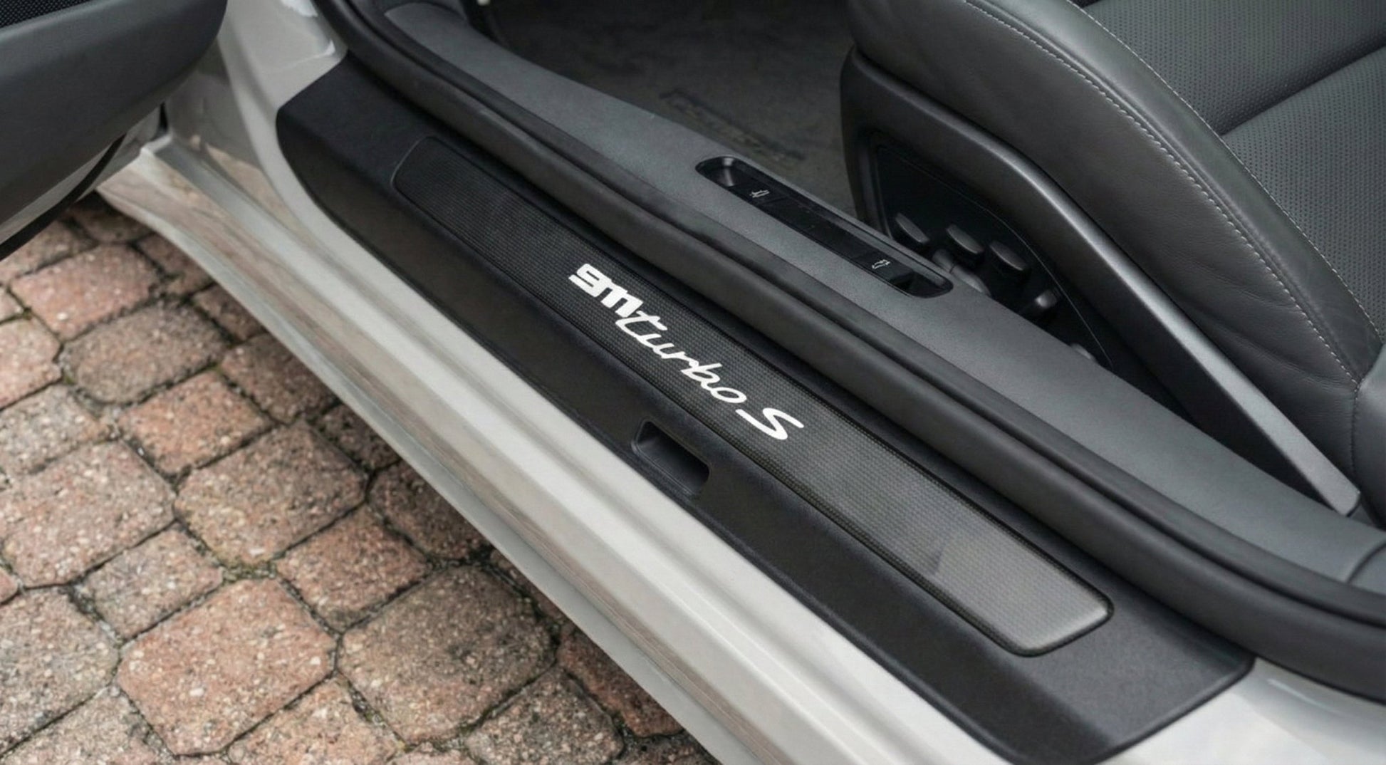 Porsche 911 Turbo S - Ark Exotics